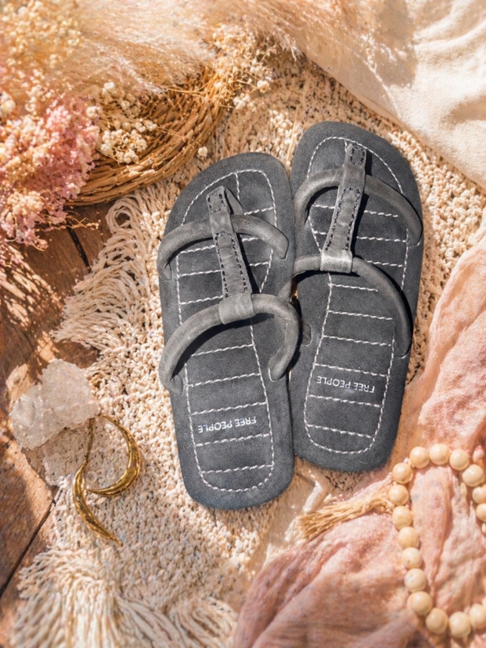 Free People black Quilted Toe-Loop Sandals- New in Box
